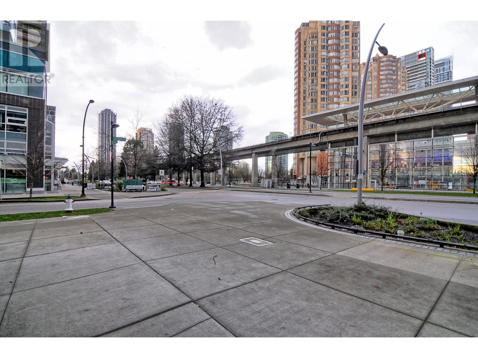 427 6378 Silver Avenue, Burnaby, British Columbia  V5H 0J2 - Photo 3 - C8065211