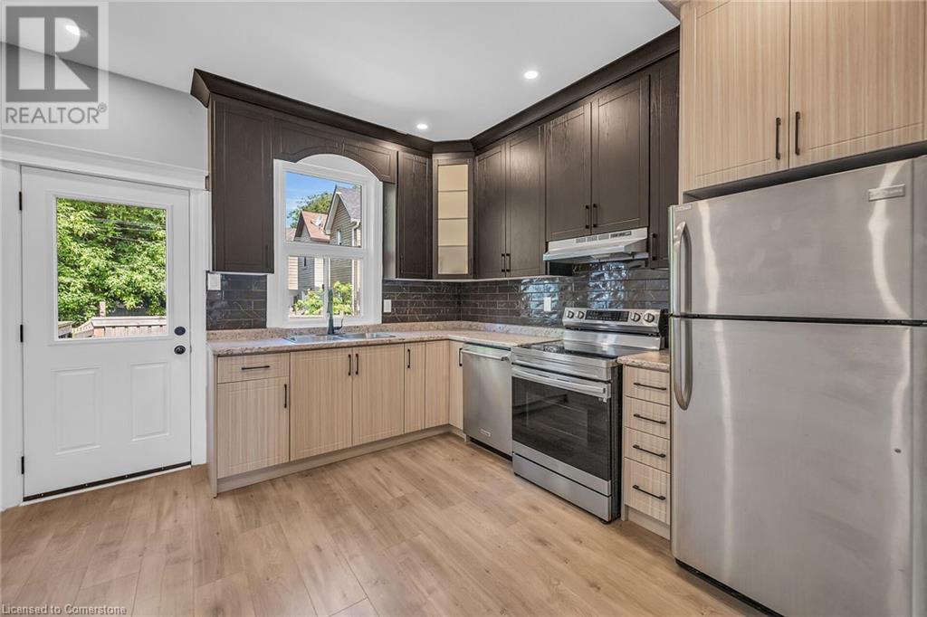 55 Douglas AvenueHamilton, Ontario  L8L 5R2 - Photo 6 - 40686206