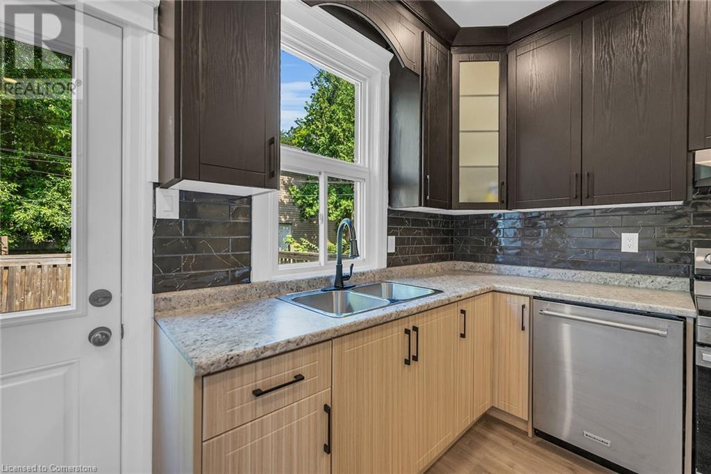 55 Douglas AvenueHamilton, Ontario  L8L 5R2 - Photo 13 - 40686206