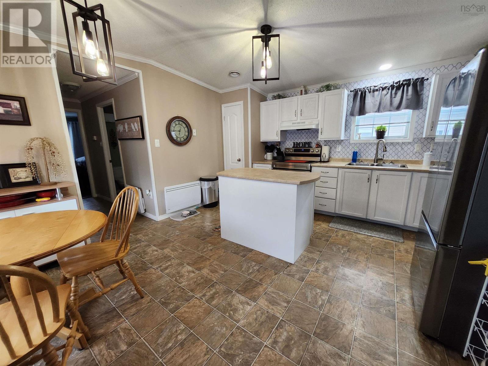 1016 Bustin Avenue, Beaver Bank, Nova Scotia  B4E 1K9 - Photo 3 - 202428510