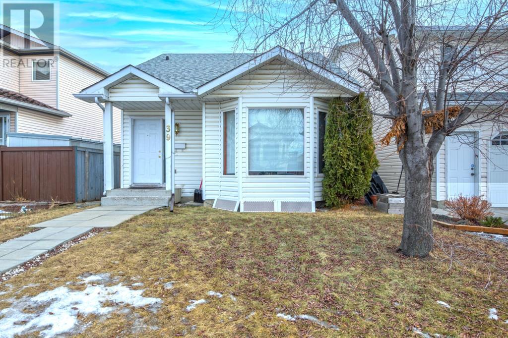 39 Erin Circle Se, Calgary, Alberta  T2B 3H9 - Photo 1 - A2182974