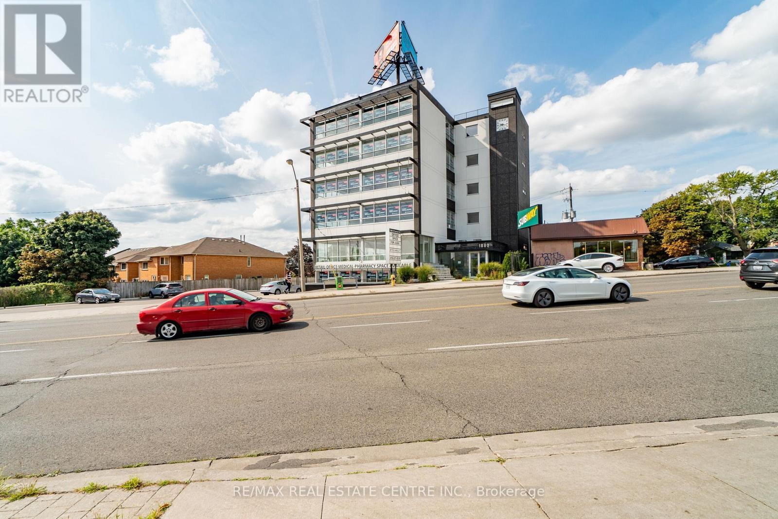 Retail - 1880 O'connor Drive, Toronto, Ontario  M4A 1W9 - Photo 4 - C11899260