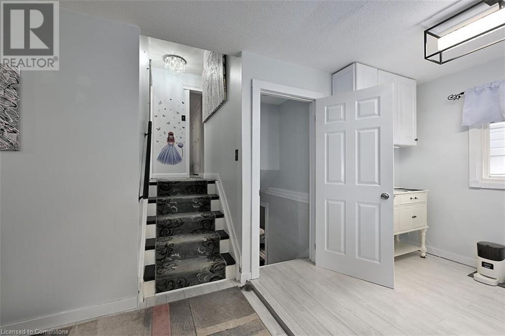 511 Stone Church Road W, Hamilton, Ontario  L9B 1A5 - Photo 15 - 40672594