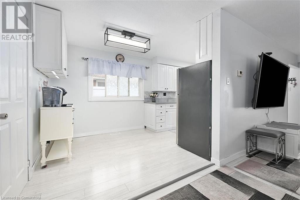 511 Stone Church Road W, Hamilton, Ontario  L9B 1A5 - Photo 10 - 40672594