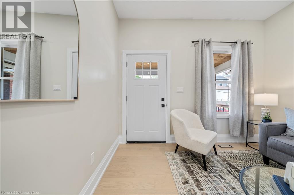 22 Windsor Street, Hamilton, Ontario  L8R 2G8 - Photo 2 - 40684143
