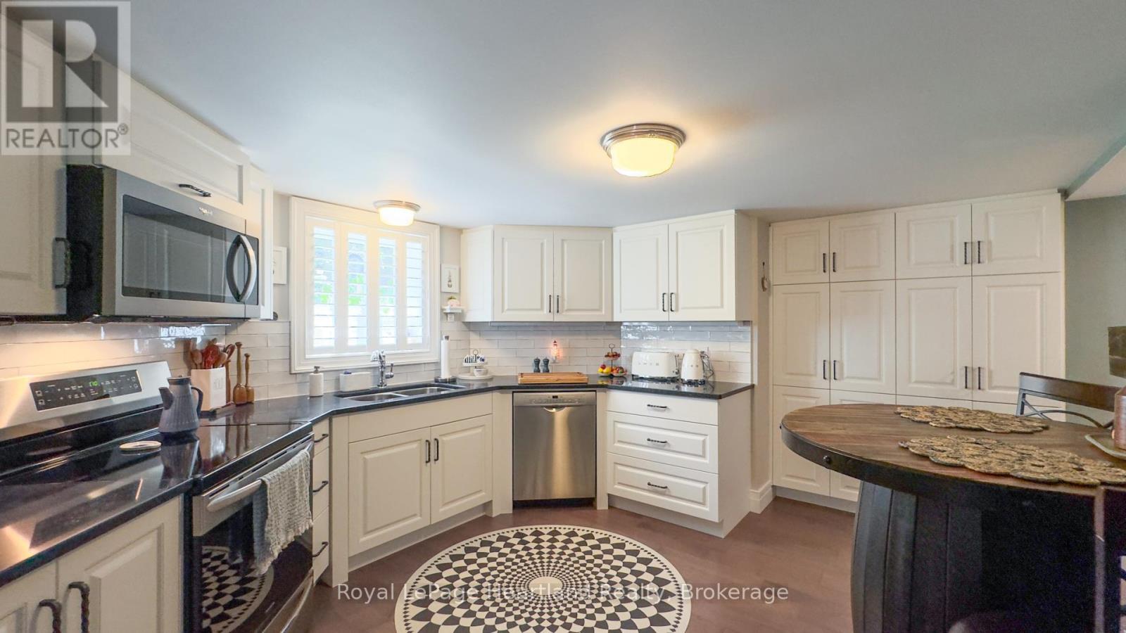 100 - 5 Cobourg Street, Goderich, Ontario  N7A 2J1 - Photo 16 - X11899284