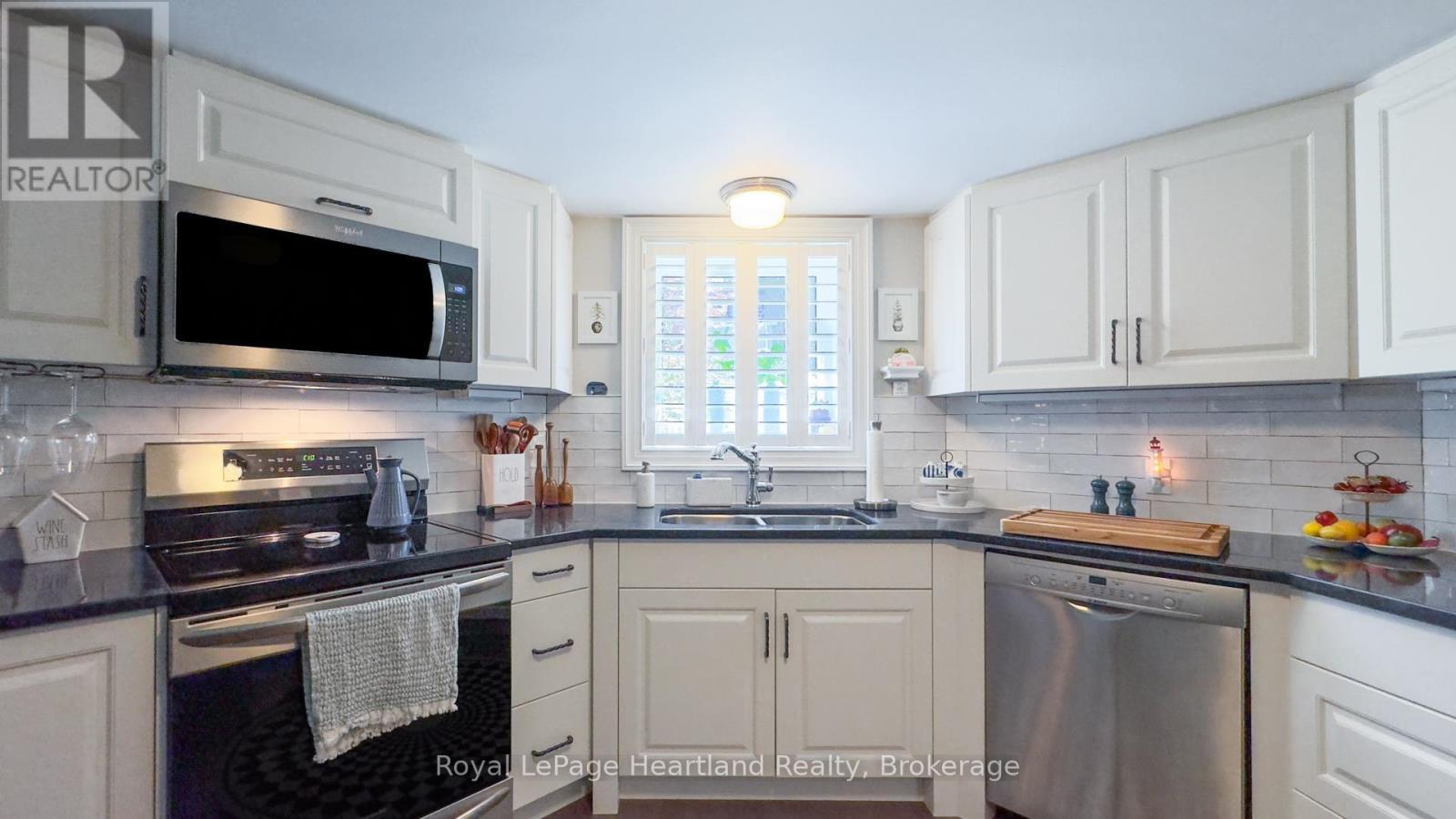 100 - 5 Cobourg Street, Goderich, Ontario  N7A 2J1 - Photo 17 - X11899284