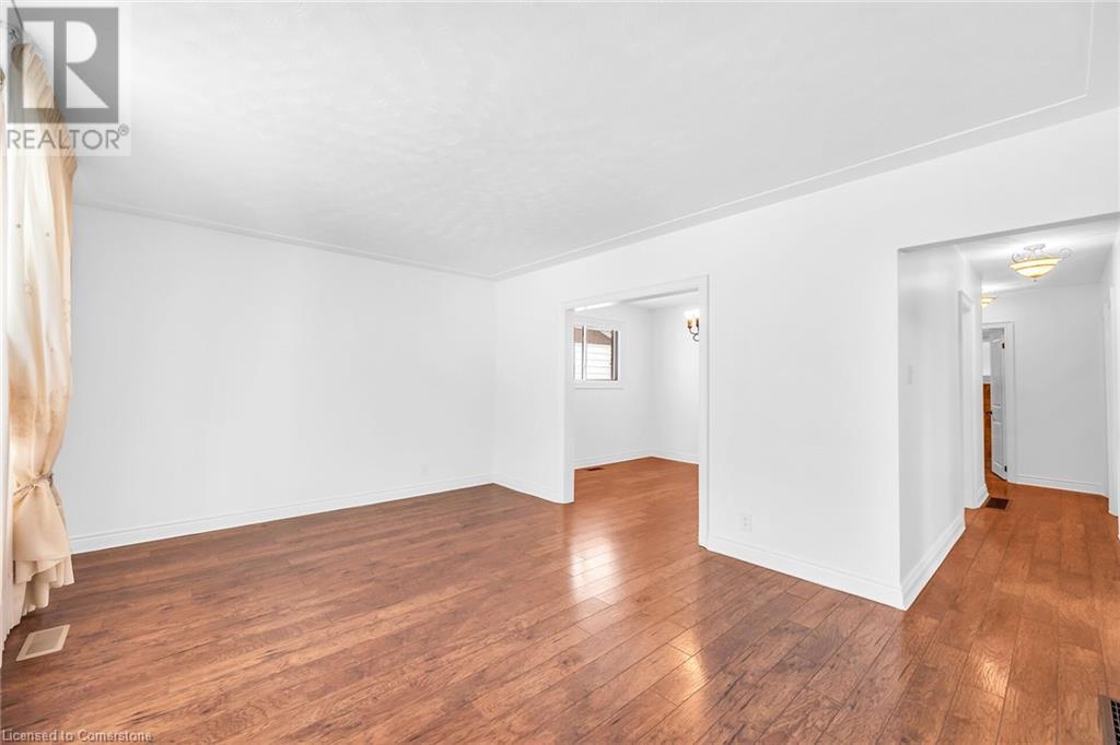 144 Deschene Avenue, Hamilton, Ontario  L9A 3K1 - Photo 7 - 40686064