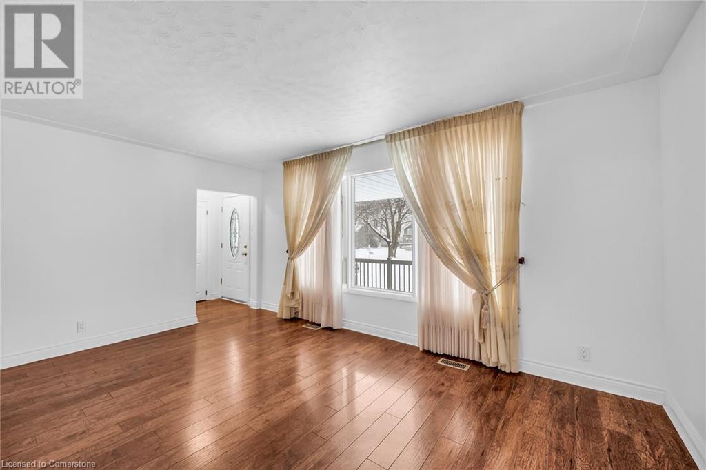 144 Deschene Avenue, Hamilton, Ontario  L9A 3K1 - Photo 8 - 40686064