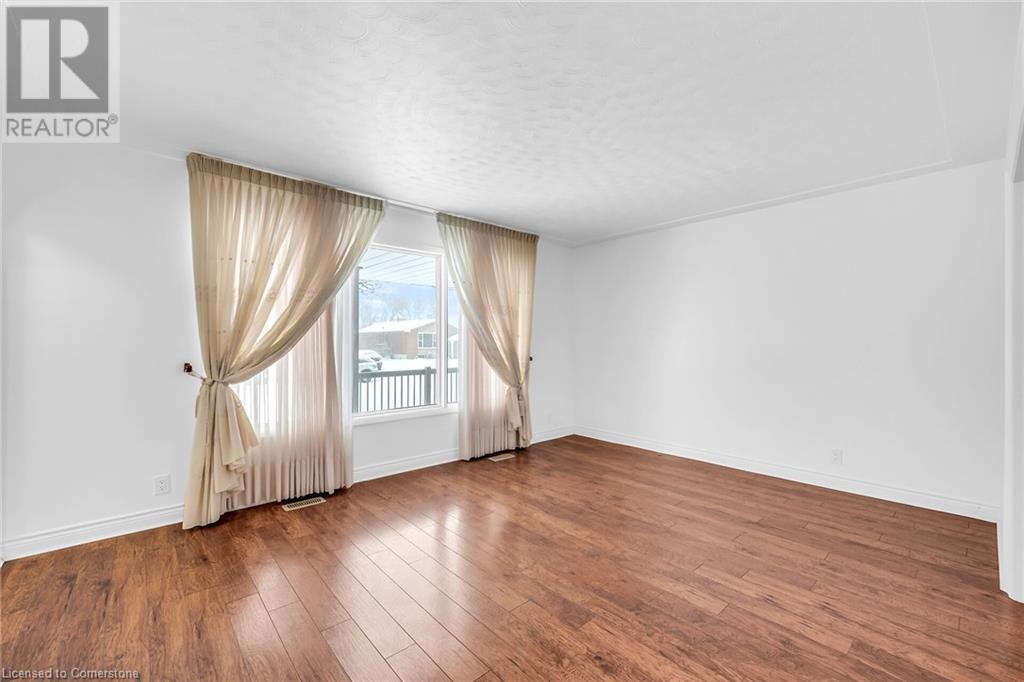 144 Deschene Avenue, Hamilton, Ontario  L9A 3K1 - Photo 6 - 40686064