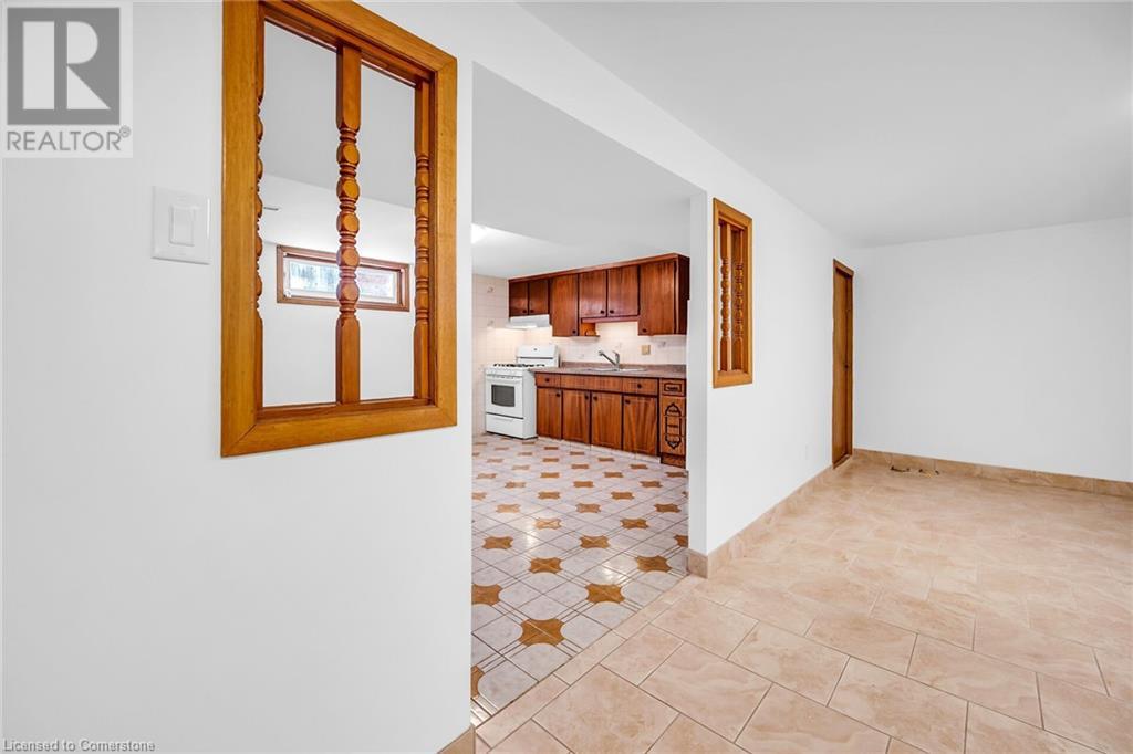 144 Deschene Avenue, Hamilton, Ontario  L9A 3K1 - Photo 24 - 40686064