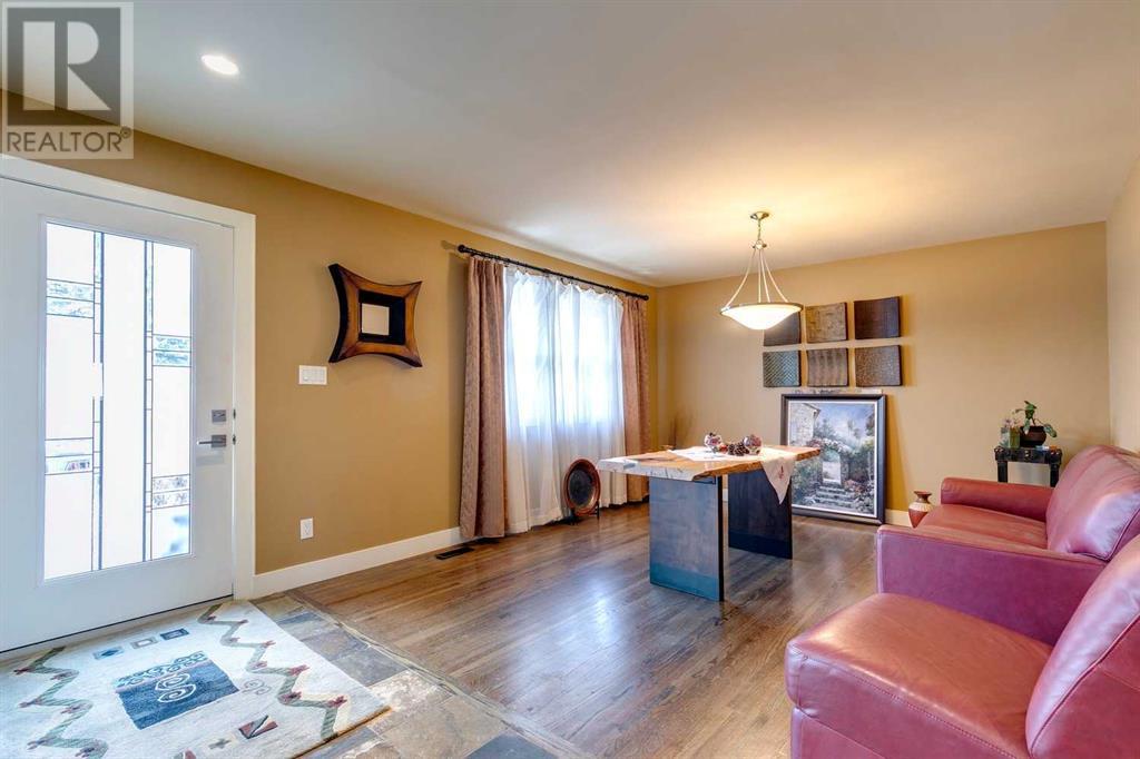 Property at 3140 46 Street SW image 2
