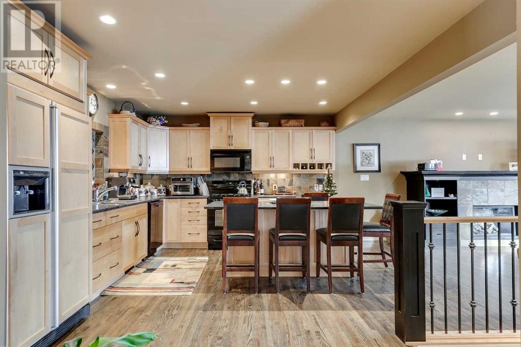 Property at 3140 46 Street SW image 5