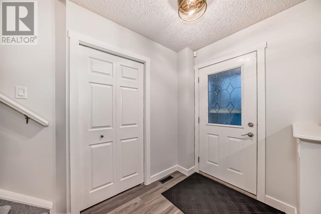 209 Evansmeade Close Nw, Calgary, Alberta  T3P 1E2 - Photo 3 - A2183926