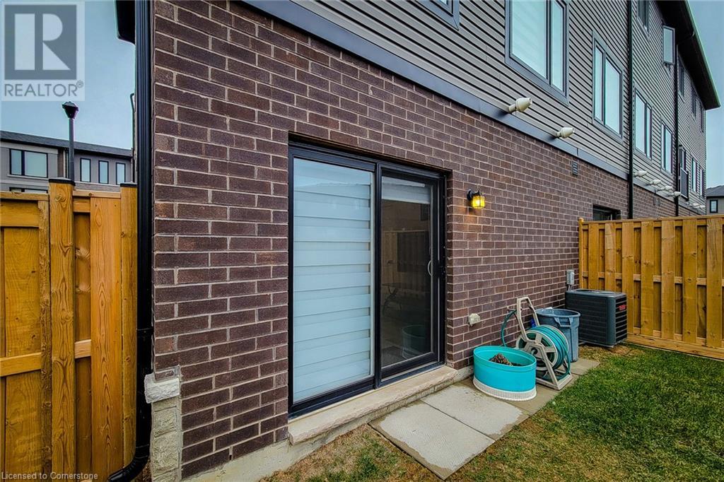 55 Sentinel Lane Lane, Hamilton, Ontario  L9C 0E8 - Photo 16 - 40686209