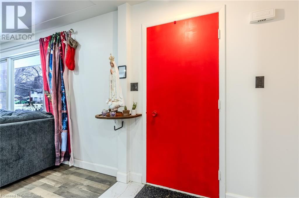 30 Radford AvenueCambridge, Ontario  N1R 5L7 - Photo 5 - 40686245