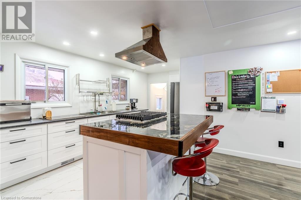 30 Radford AvenueCambridge, Ontario  N1R 5L7 - Photo 6 - 40686245