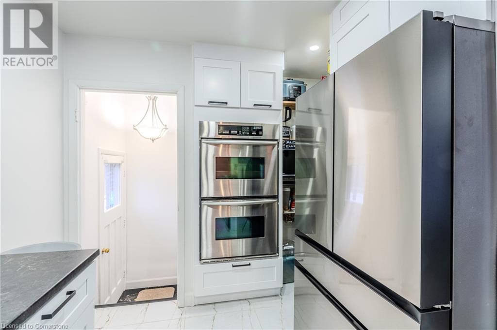 30 Radford AvenueCambridge, Ontario  N1R 5L7 - Photo 8 - 40686245