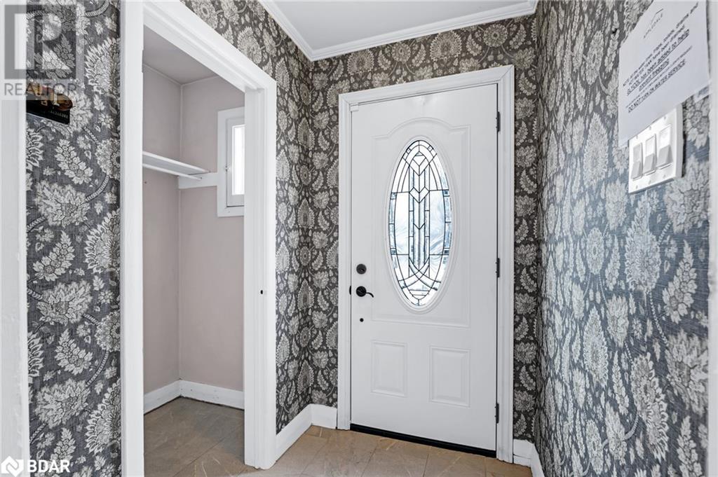115 Duckworth Street, Barrie, Ontario  L4M 3V9 - Photo 4 - 40686153