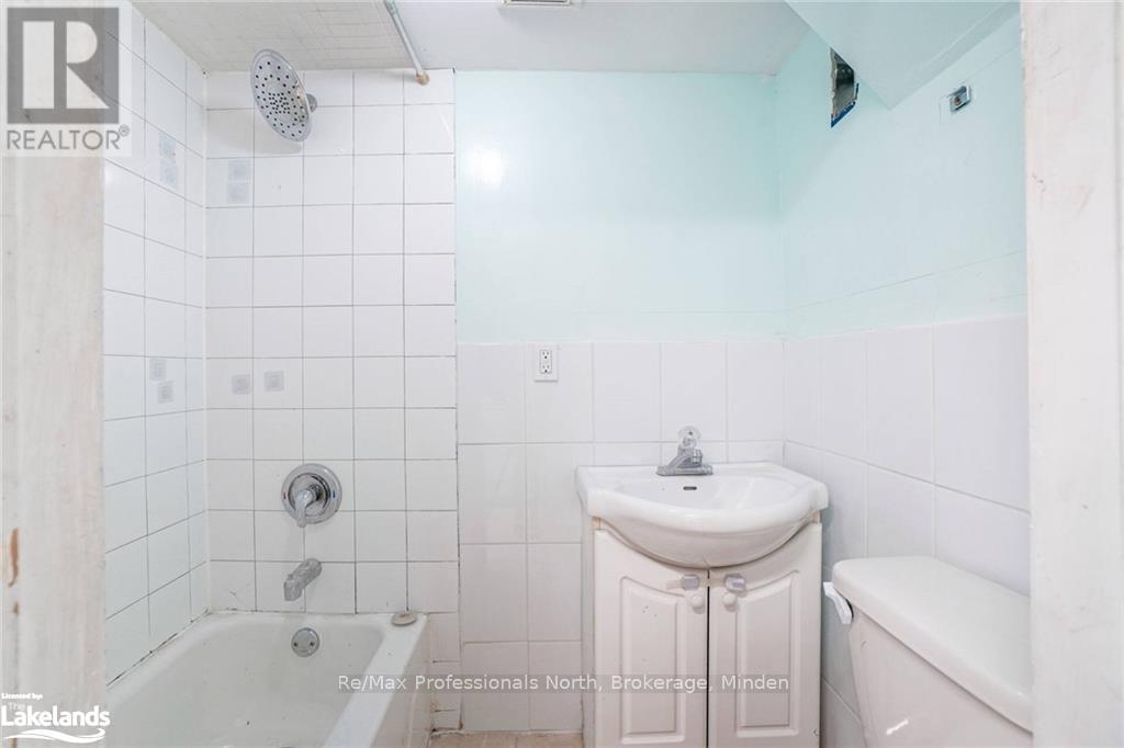 214 Gerrard Street E, Toronto, Ontario  M5A 2E6 - Photo 34 - C11822817