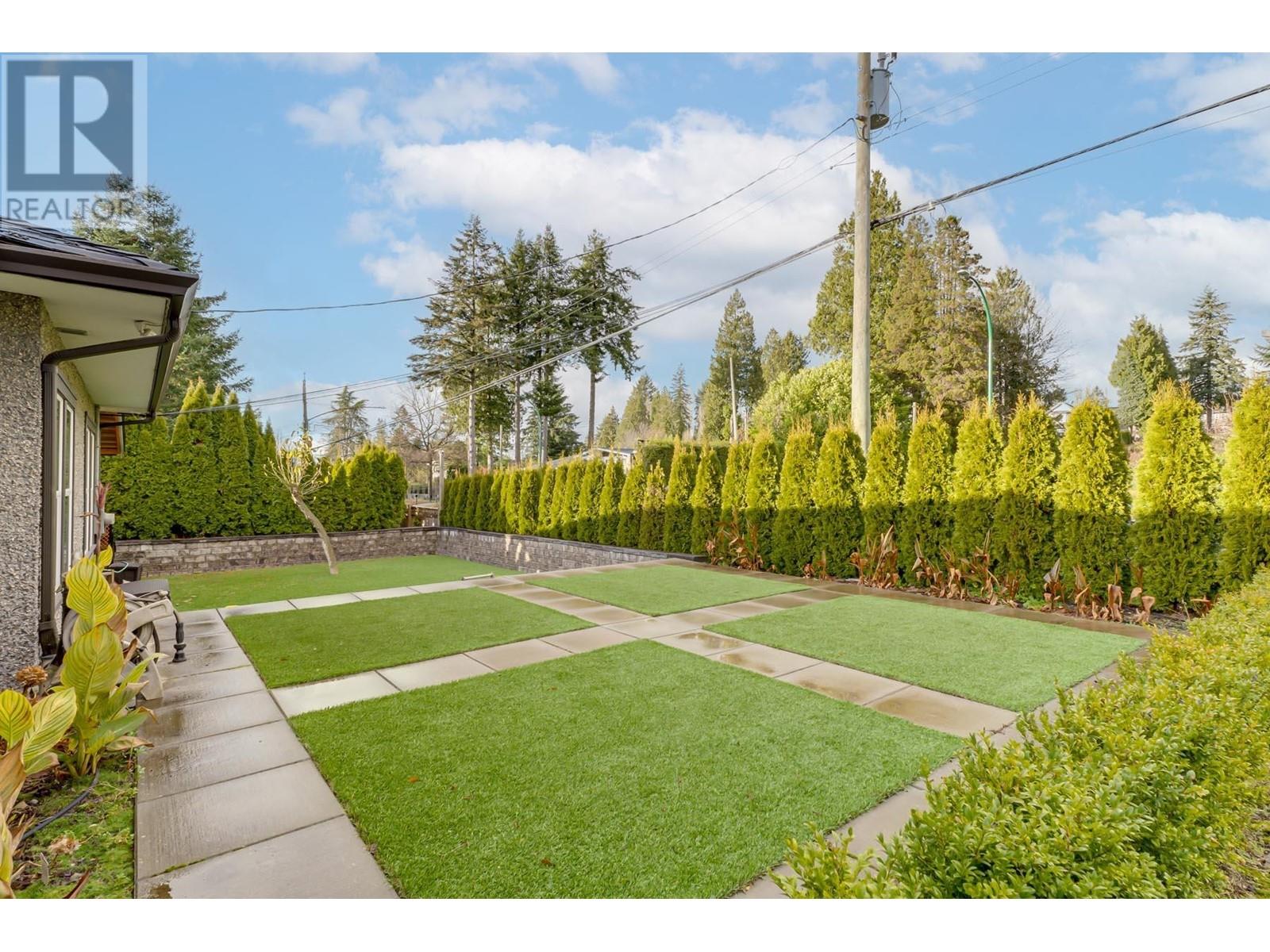 Property at 7312 BROADWAY image 4