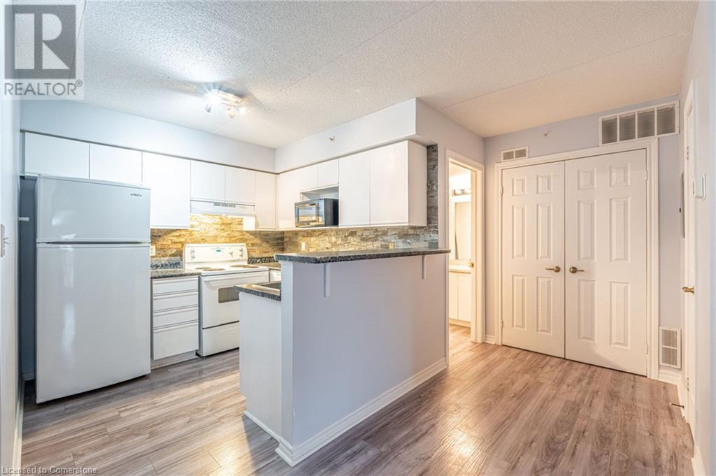 1830 Walkers Line Unit# 206Burlington, Ontario  L7M 4V5 - Photo 6 - 40685530