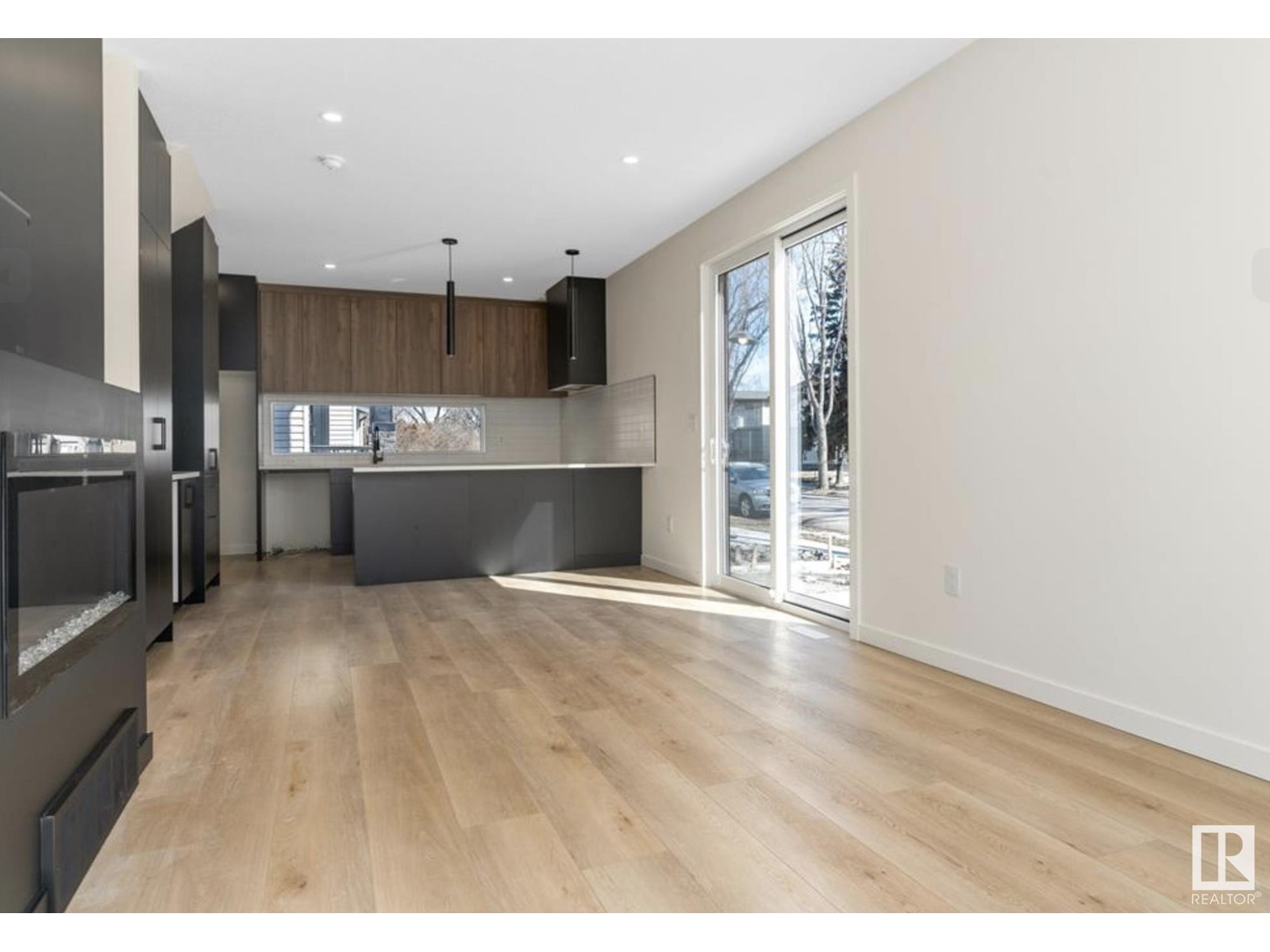 8402 87 St Nw, Edmonton, Alberta  T6C 1E2 - Photo 6 - E4416534
