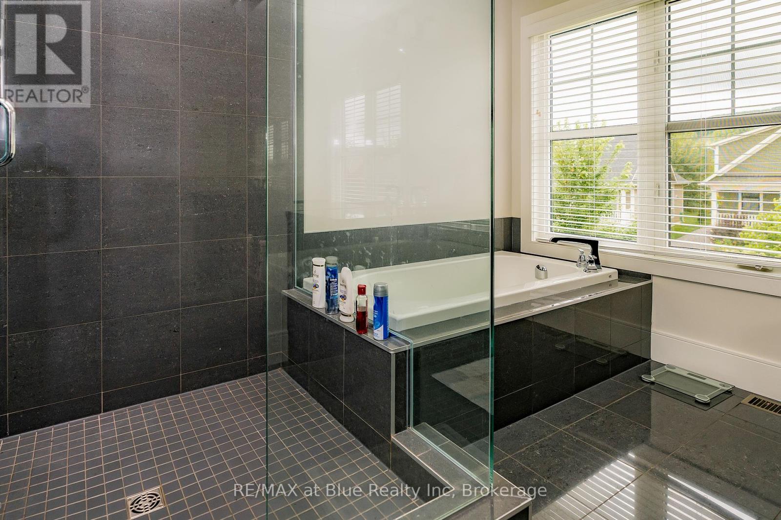 107 Snow Apple Crescent, Blue Mountains, Ontario  L9Y 0Y1 - Photo 26 - X11895422