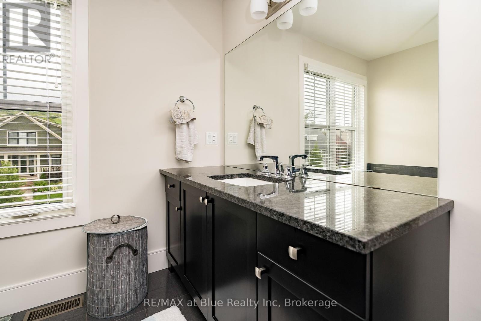 107 Snow Apple Crescent, Blue Mountains, Ontario  L9Y 0Y1 - Photo 39 - X11895422