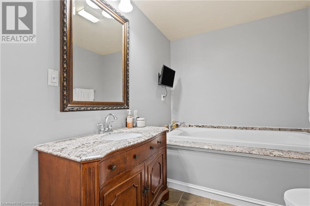 270 Highland Avenue, Fort Erie, Ontario  L2A 2X7 - Photo 19 - XH4206045