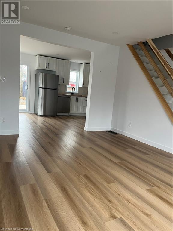 42 Elmwood Avenue, Brantford, Ontario  N3R 2J8 - Photo 8 - 40686289