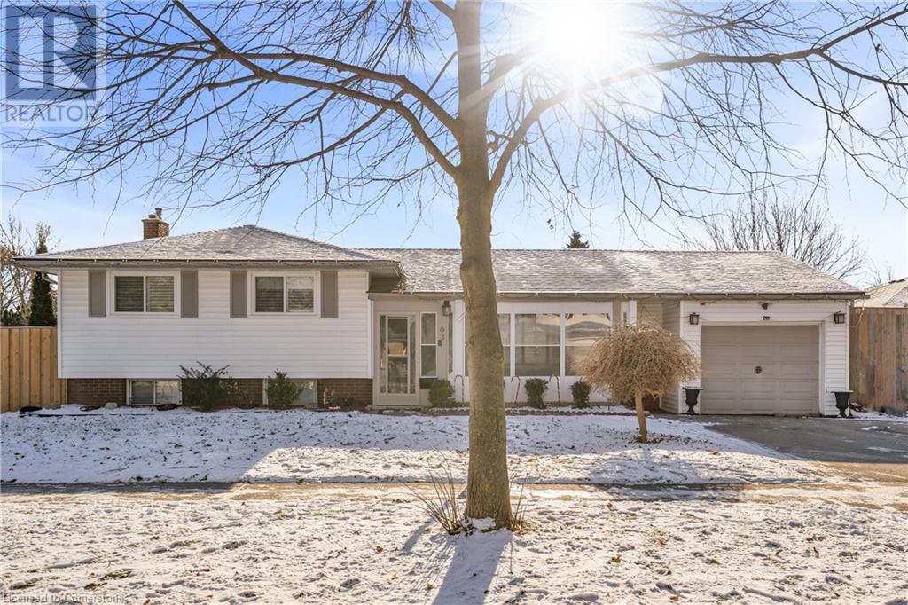 63 Gibson DriveKitchener, Ontario  N2B 2P5 - Photo 1 - 40686061