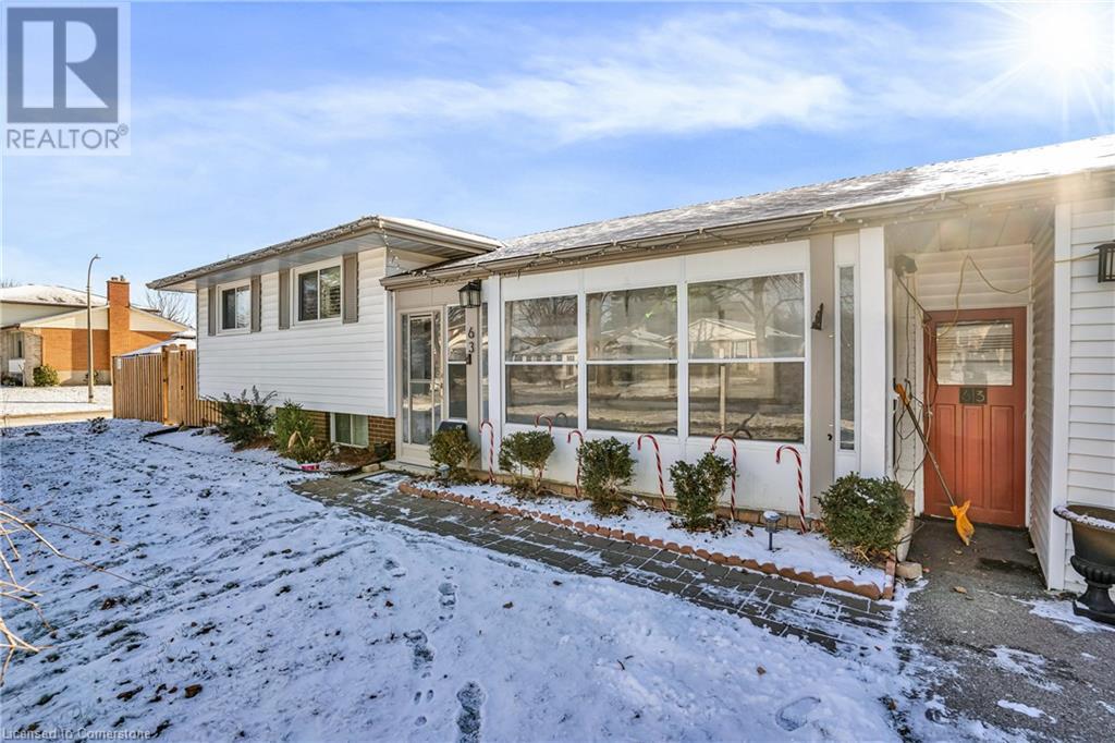 63 Gibson DriveKitchener, Ontario  N2B 2P5 - Photo 2 - 40686061