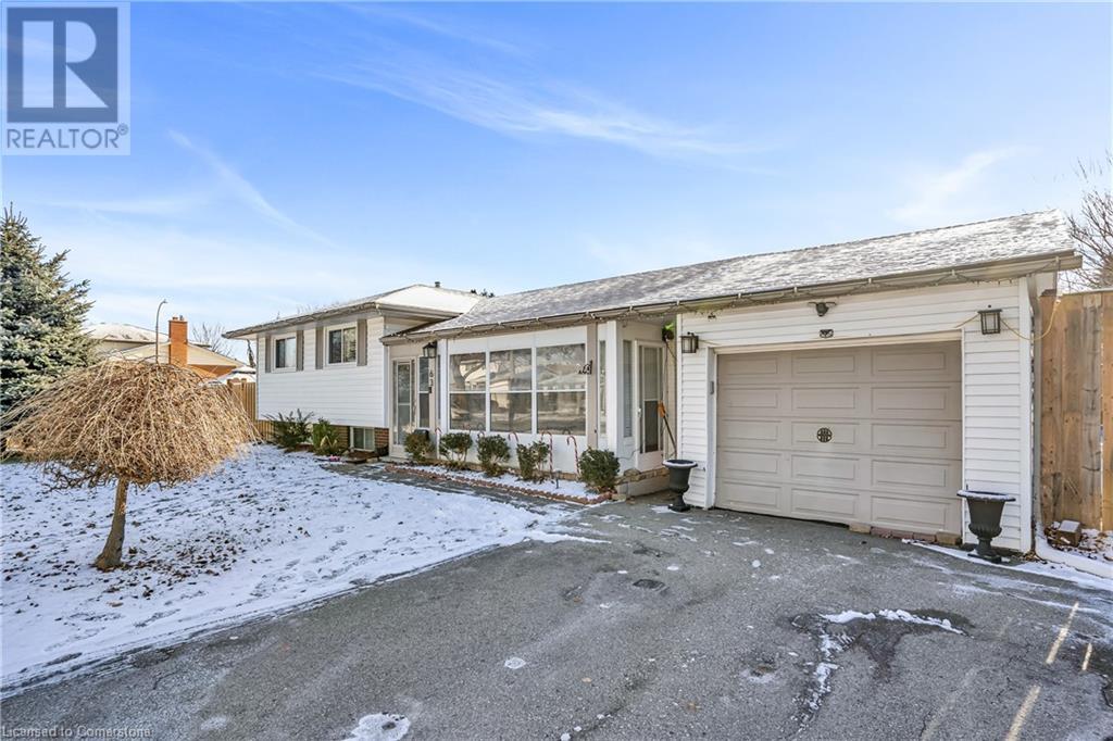 63 Gibson DriveKitchener, Ontario  N2B 2P5 - Photo 3 - 40686061