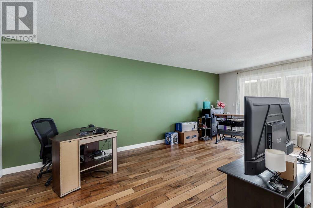 211, 4455a Greenview Drive Ne, Calgary, Alberta  T2E 5R3 - Photo 3 - A2182816