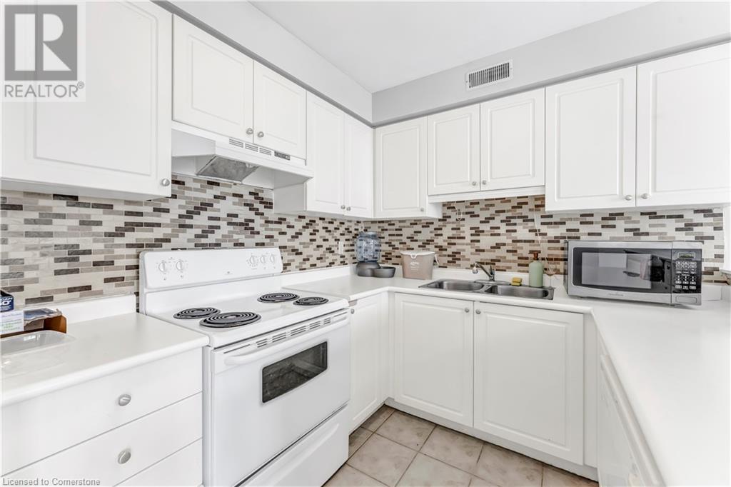 2120 Headon Road Unit# 6Burlington, Ontario  L7M 4J9 - Photo 3 - 40684349
