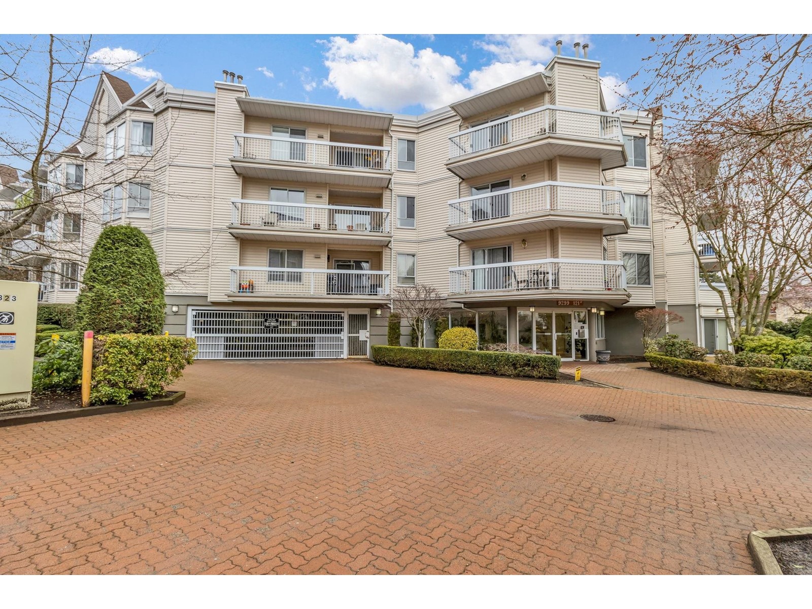 Property at 315 9299 121 STREET image 2