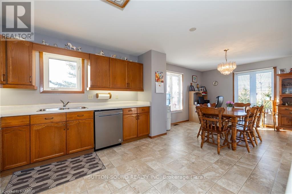 401142 Grey Rd 17, Georgian Bluffs, Ontario  N0H 2T0 - Photo 17 - X11880073