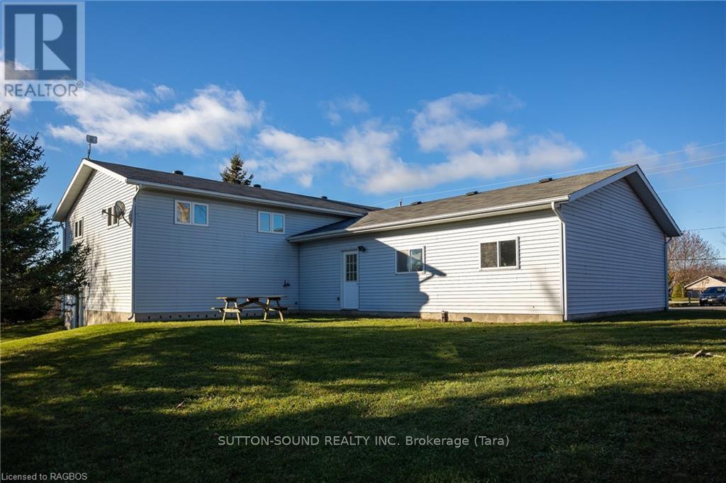401142 Grey Rd 17, Georgian Bluffs, Ontario  N0H 2T0 - Photo 2 - X11880073