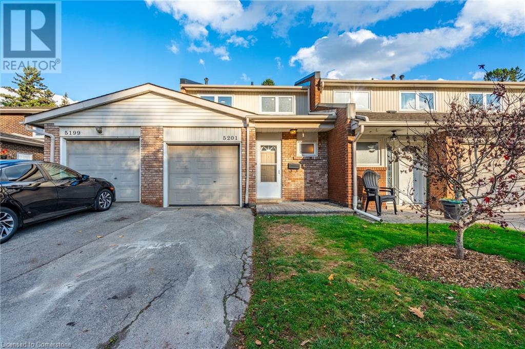 5201 Banting Court, Burlington, Ontario  L7L 2Z4 - Photo 2 - 40675112