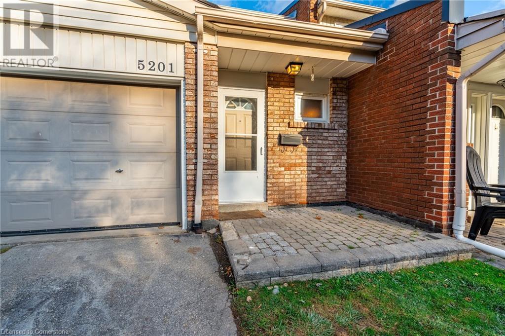 5201 Banting Court, Burlington, Ontario  L7L 2Z4 - Photo 4 - 40675112