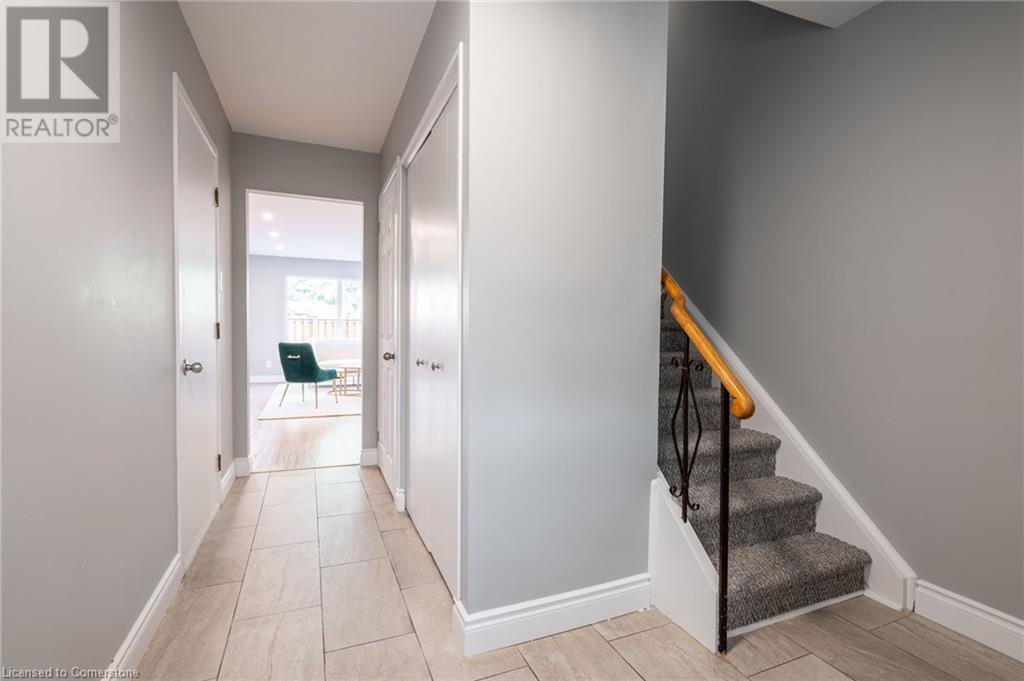 5201 Banting Court, Burlington, Ontario  L7L 2Z4 - Photo 7 - 40675112