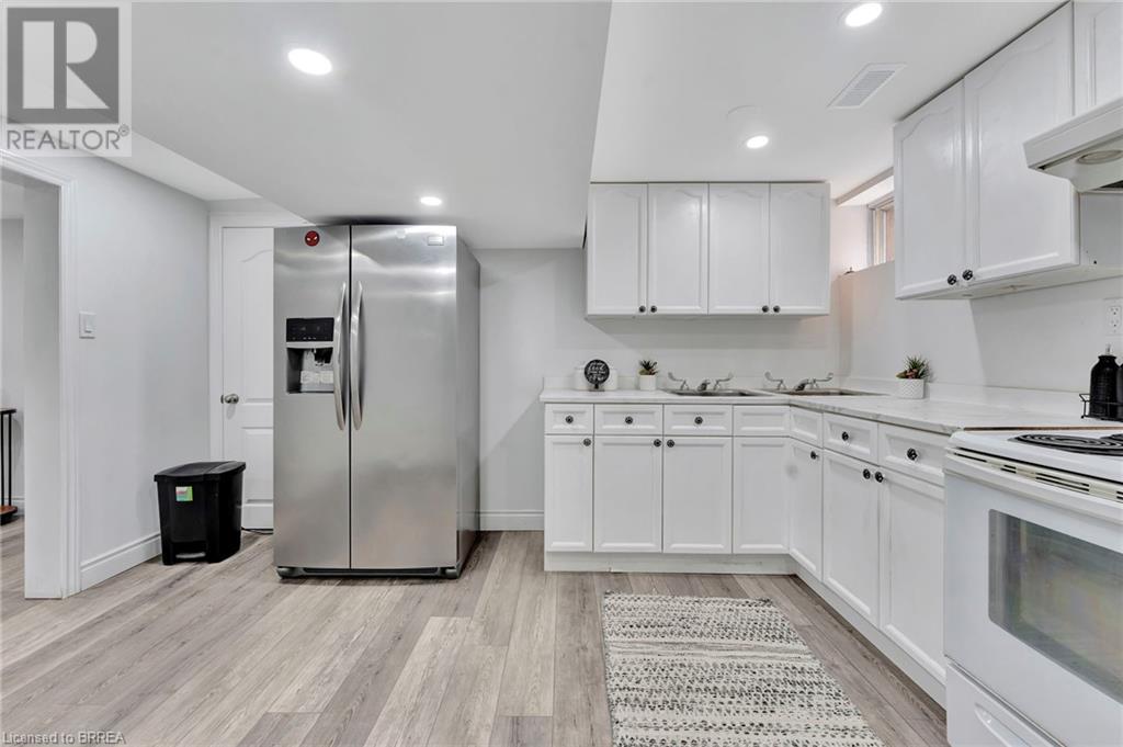 31 Farringford Drive, Brantford, Ontario  N3R 6K5 - Photo 25 - 40684059