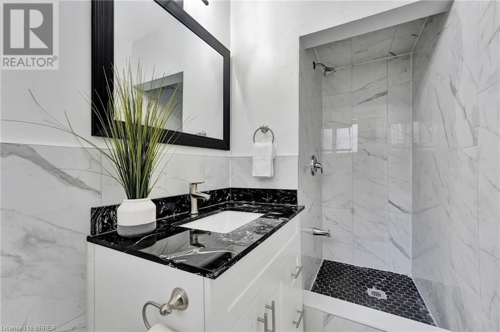 31 Farringford Drive, Brantford, Ontario  N3R 6K5 - Photo 30 - 40684059