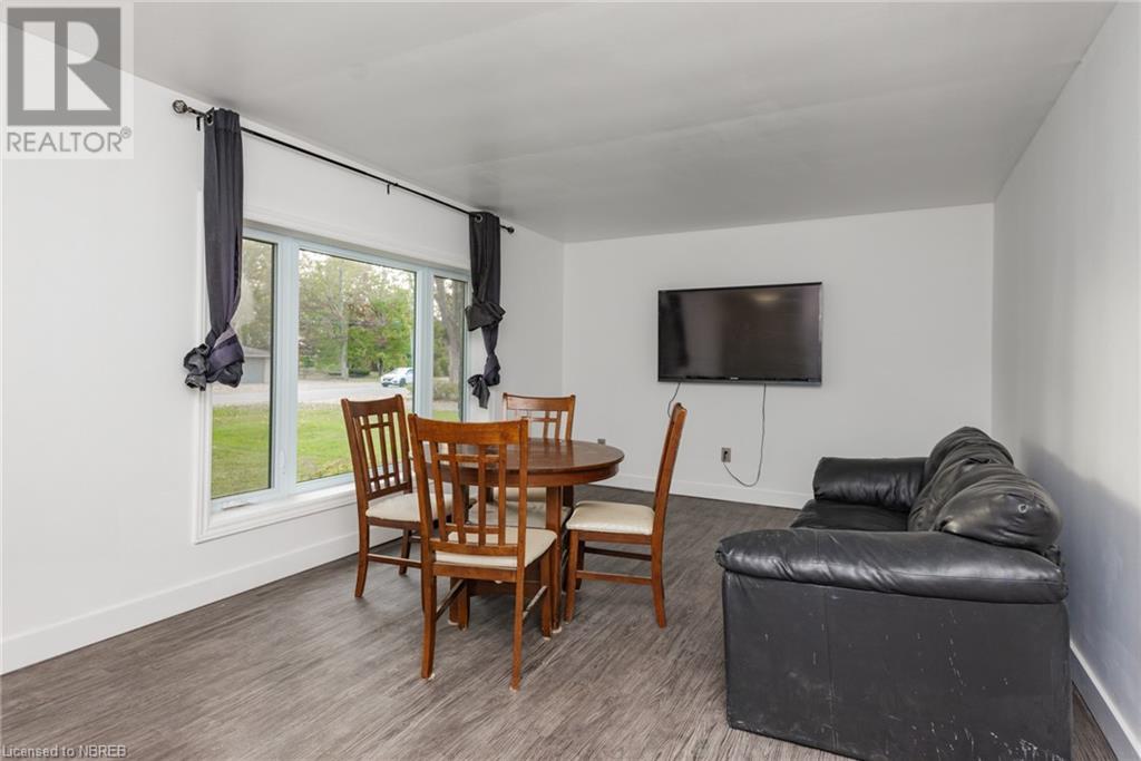 976 Premier Road, North Bay, Ontario  P1A 2H8 - Photo 5 - 40686297