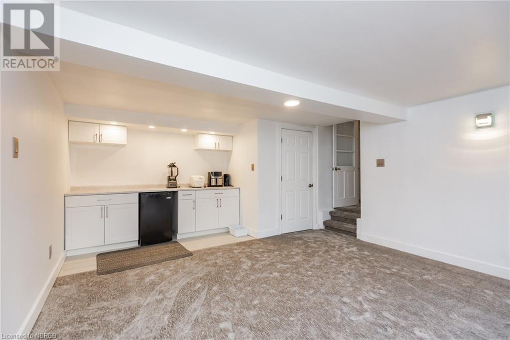 976 Premier Road, North Bay, Ontario  P1A 2H8 - Photo 30 - 40686297