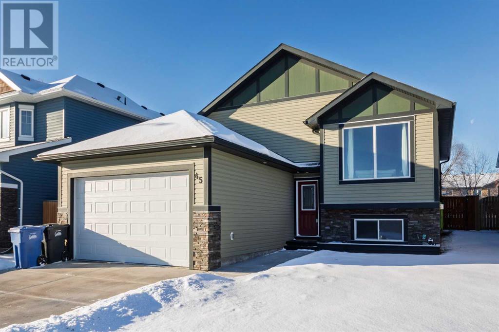 45 Mackenzie Way, Carstairs, Alberta