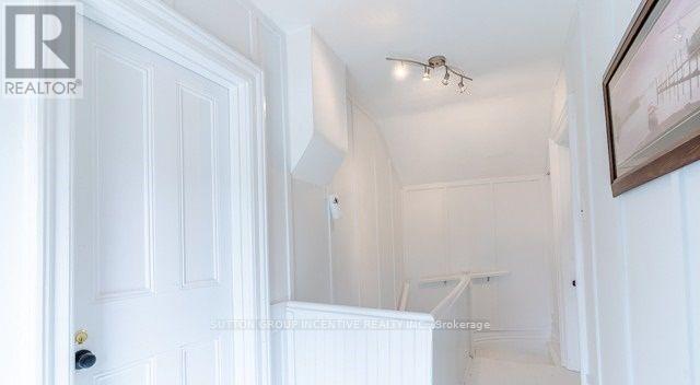 Property at 253 DUNLOP STREET E image 2