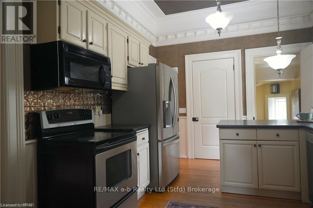 310 Northumberland Street, North Dumfries, Ontario  N0B 1E0 - Photo 10 - X11880269