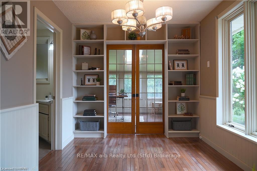 310 Northumberland Street, North Dumfries, Ontario  N0B 1E0 - Photo 17 - X11880269